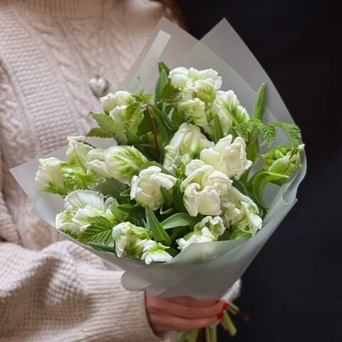 Photo of 15 tulips in a bouquet «Green Parrot»