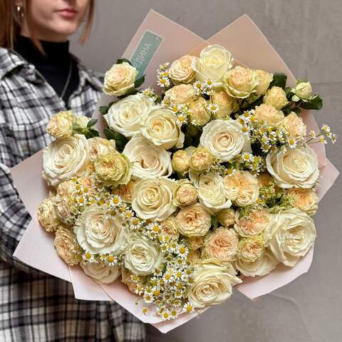 Bouquet with a summer mood «Honey Wind», Flowers: Peony Spray Rose, Rose, Tanacetum