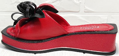 Женские кожаные шлепанцы босоножки на высокой подошве Derem 042-921-02 Red Black.
