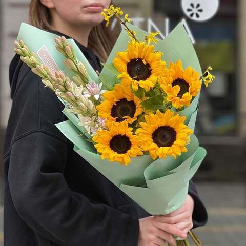 Bouquet with sunflowers and tuberose «Spring Bee», Flowers: Forsythia, Tuberosa, Helianthus