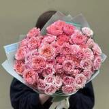 Photo of 15 peony spray roses in a bouquet «Lace Roses»