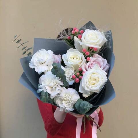 Bouquet «Peace», Flowers: Rose, Dianthus, Hypericum, Eucalyptus