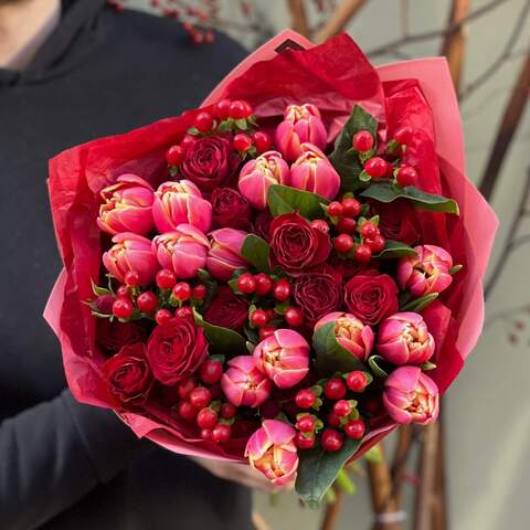 Bright textured bouquet «Winter Sweets», Flowers: Hypericum, Bush Rose, Tulip pion-shaped