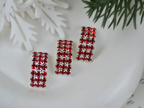 Декор Стразовий прямокутник з перетинкою червоний