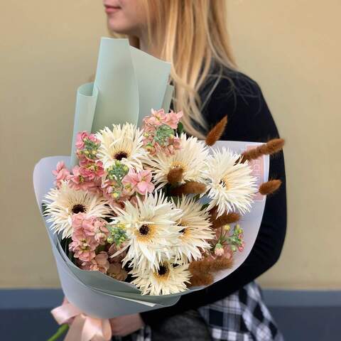 Bouquet «Sunny Kiss», Flowers: Gerbera, Matthiola, Lagurus