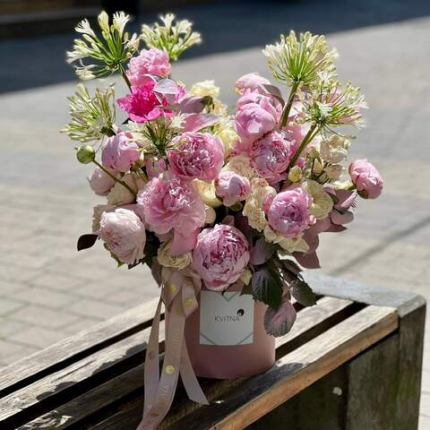 Luxurious composition with peonies and agapanthus «Royal Pink», Flowers: Agapanthus, Paeonia, Rubus Idaeus, Peony Spray Rose