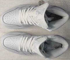 Nike джордан кожаные мужские кроссовки ботинки на шнуровке Nike Air Jordan A806-1 All White.