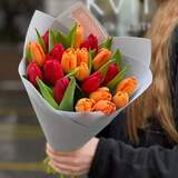 Photo of 19 tulips in a bouquet «Warm Greeting!»