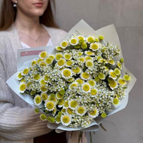 Delicate bouquet of spray chrysanthemums and chamelaucium «Shimmering Petals», Flowers: Spray Chrysanthemum, Chamelaucium