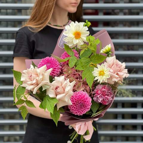 Bouquet «Fairy flight», Flowers: Rose, Hydrangea, Dahlia