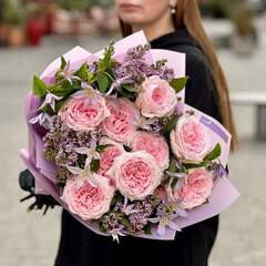 Витончений букет з піоновидною трояндою Принцеса Хітомі «Казкові мрії»