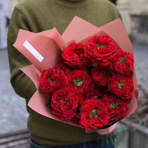 Яскравий букет із піоновидної троянди Red Eye «Пристрасть в очах», Квіти: 11 піоновидних троянд Red Eye