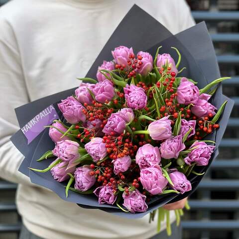 Букет «Весенний мотив», Цветы: Тюльпан, Шиповник