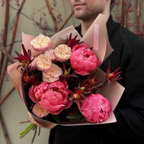 Bright bouquet with peonies «Romantic October», Flowers: Paeonia, Peony Spray Rose of Royal Blush variety, Eucalyptus