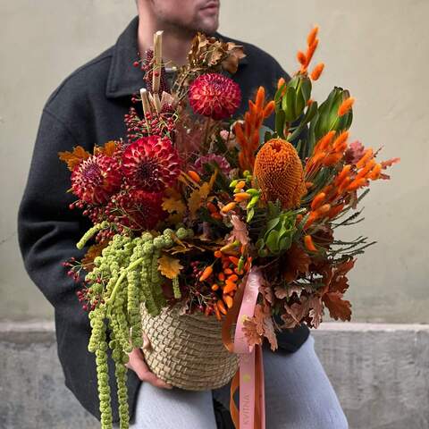 Flower basket «Autumn song», Flowers: Banksia, Dahlia, Leucadendron, Amaranthus, Quercus, Lagurus, Rosa