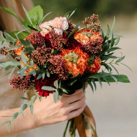 Свадебный букет «Дивоцвет», Букет для яркой невесты с розами