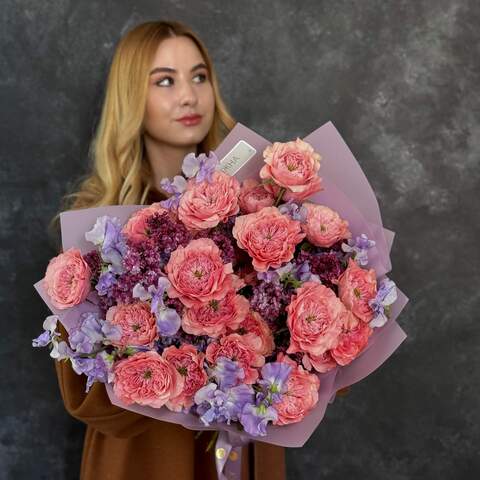 Exquisite bouquet of peony roses, latirus and lilacs «Cosy care», Flowers: Pion-shaped rose, Lathyrus, Syringa