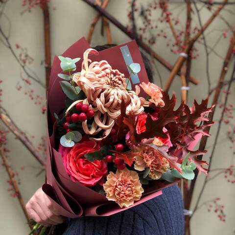 Photo of Interesting autumn bouquet «Bronze Note»