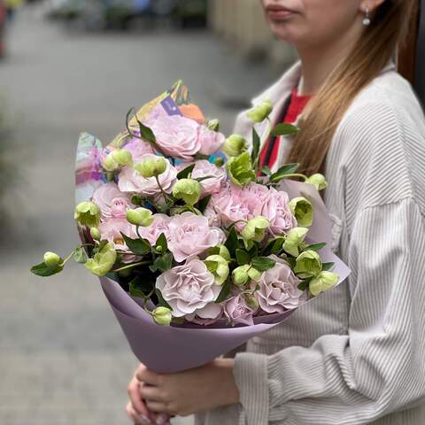 Delicate pastel bouquet «Lavender Shine», Flowers: Helleborus, Bush Rose