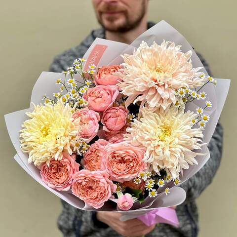 Bouquet «Rosy cheeks», Flowers: Bush Peony Rose, Chrysanthemum, Tanacetum