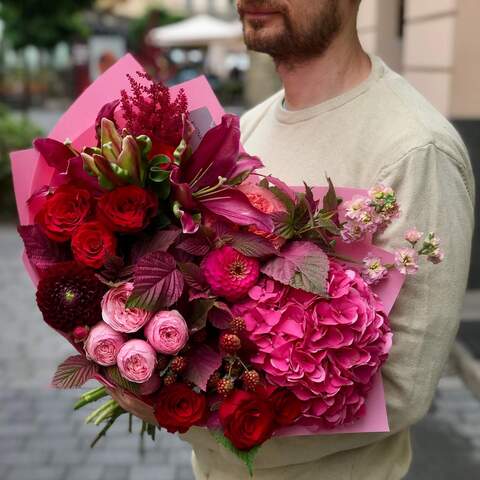 Rich raspberry bouquet «Ripe Summer», Flowers: Dahlia, Rubus Idaeus, Peony Spray Rose, Hydrangea, Lilium, Astilbe, Rubus, Matthiola, Rose