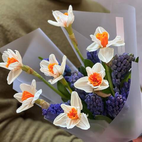 Photo of Spring bouquet of fragrant primroses «Favorite breakfast»
