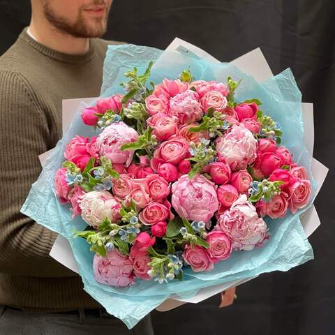 Букет «Львовский поцелуй», Цветы: Пион, Роза пионовидная кустовая, Оксипеталум