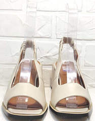 Бежевые кожаные босоножки с открытым носком на каблуке Brocoli H150-9137-2234 Cream.