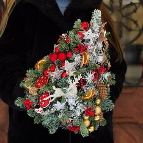 Christmas tree «Christmas Sweets», Flowers: Nobilis, Fir, Decoration, Cones