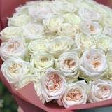 Photo of Fragrant mix of white roses White Ohara and Playa Bianca - 51 white peony roses