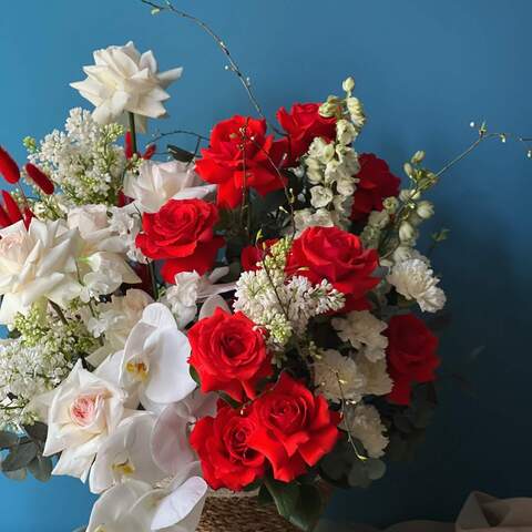 Photo of Basket with flowers «Pretty Woman»