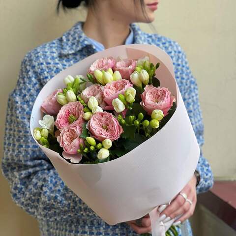 Bouquet «Sweet package», Flowers: Pion-shaped rose, Freesia