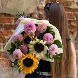 Photo of Cute bouquet with sunflowers «Strawberry Honey Cake»