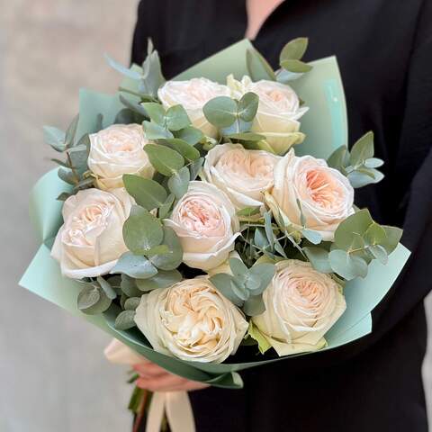 9 White O'Hara peony roses in a bouquet «Fragrant O'Hara», Flowers: Pion-shaped rose, Eucalyptus