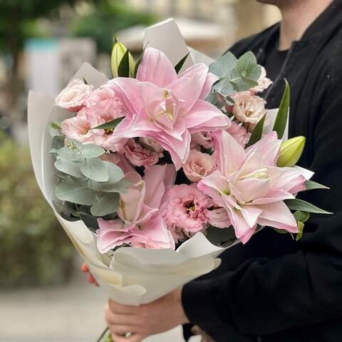 Fragrant bouquet with premium lilies «Scented Luxury», Flowers: Eucalyptus, Eustoma, Lilium