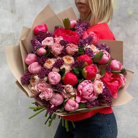 Luxurious bouquet «Hearts of lovers»