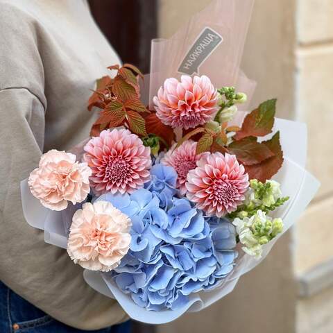 Bouquet «Blue Autumn», Flowers: Hydrangea, Dahlia, Dianthus, Antirinum