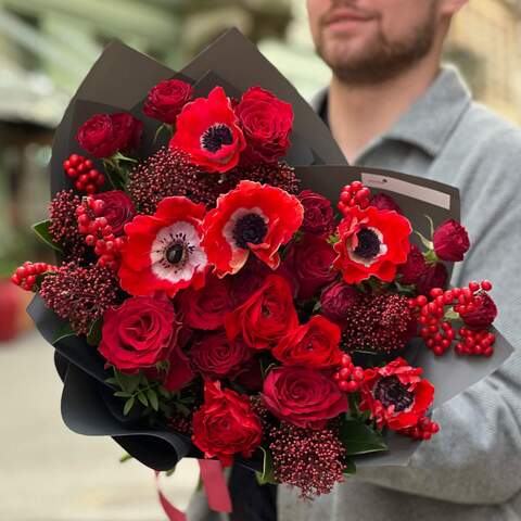 Red bouquet with roses, ranunculuses and anemones «Lace of passion», Flowers: Rose, Anemone, Bush Rose, Ranunculus, Skimmia, Ilex
