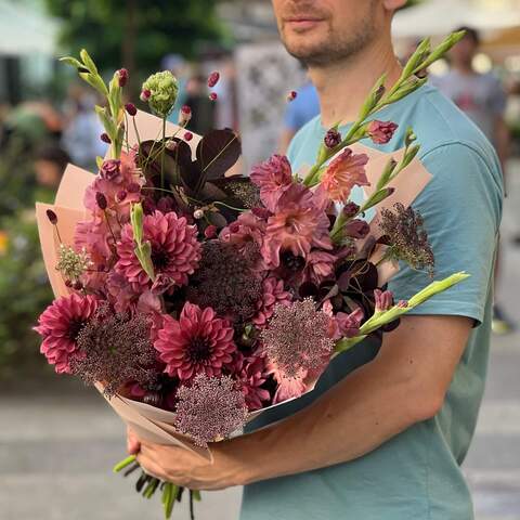 Mysterious airy bouquet «Mystical Plot», Flowers: Sanguisorba, Cotinus, Gladiolus, Dahlia, Ammi