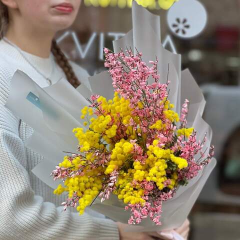 Cute fragrant bouquet of mimosa and genista «First Warmth», Flowers: Mimosa, Genista