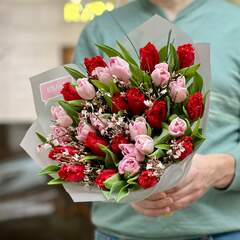 Романтичний букет з тюльпанів та геністи «Моя кохана!»