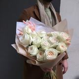 Photo of Bouquet of 17 fragrant roses White O'Hara