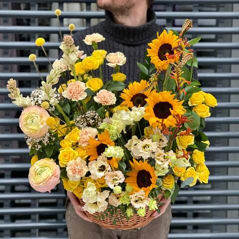 Basket with flowers «Sunny garden», Flowers: Helianthus, Ranunculus, Bush Rose, Tuberosa, Eustoma, Dianthus, Viburnum
