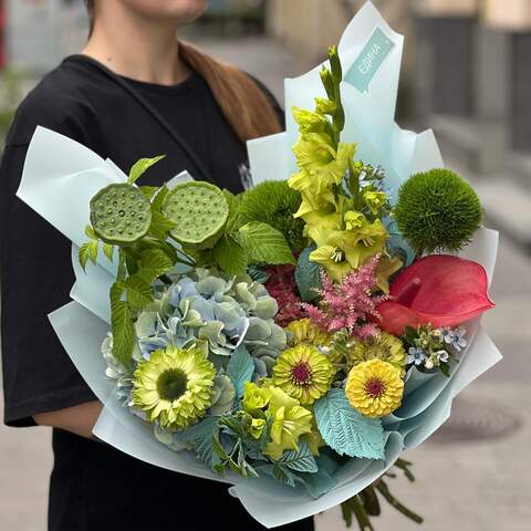 Interesting bouquet with tropical mood «Indian Dance», Flowers: Gladiolus, Nelumbo, Astilbe, Rubus Idaeus, Hydrangea, Oxypetalum, Celosia, Anthurium, Dianthus, Zinnia