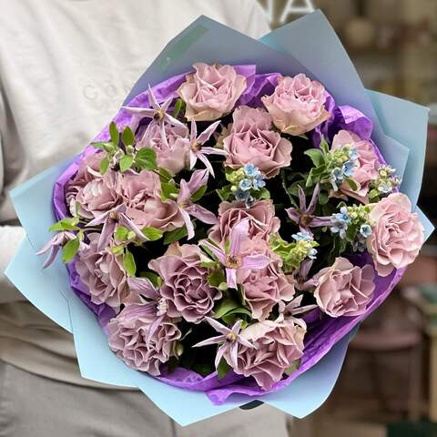 Bouquet of roses and clematis «Lavender Cape», Flowers: Clematis, Memory Lane Roses, Oxypetalum