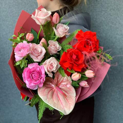 Букет «Любовная любовь», Цветы: Роза, Ранунклюс, Тюльпан, Амбрелла