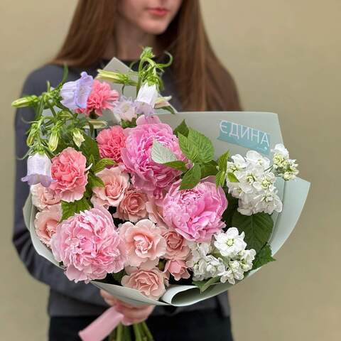Bouquet «Gentle Bells», Flowers: Paeonia, Bush Rose, Matthiola, Dianthus