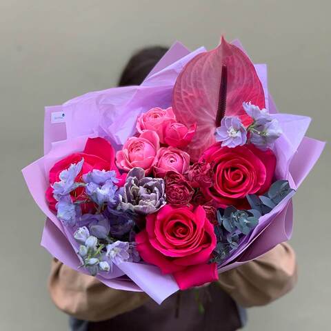Букет «Сладкая конфетка», Цветы: Роза, Дельфиниум, Тюльпан, Эвкалипт, Антуриум, Роза пионовидная