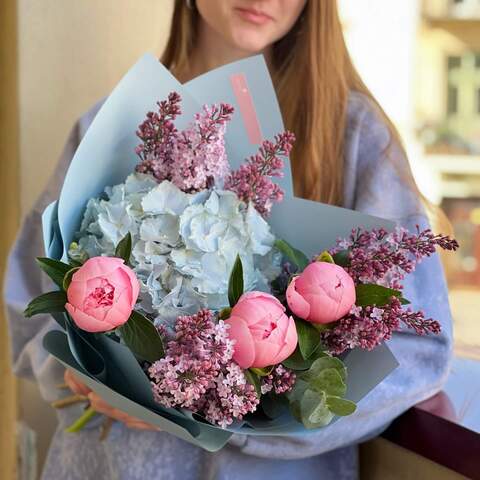 Bouquet «Blue blush», Flowers: Hydrangea, Paeonia, Syringa, Eucalyptus