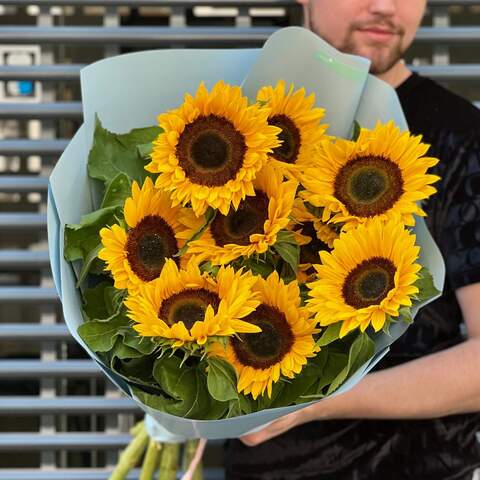 9 sunflowers in a bouquet «Sunshine», Flowers: Helianthus